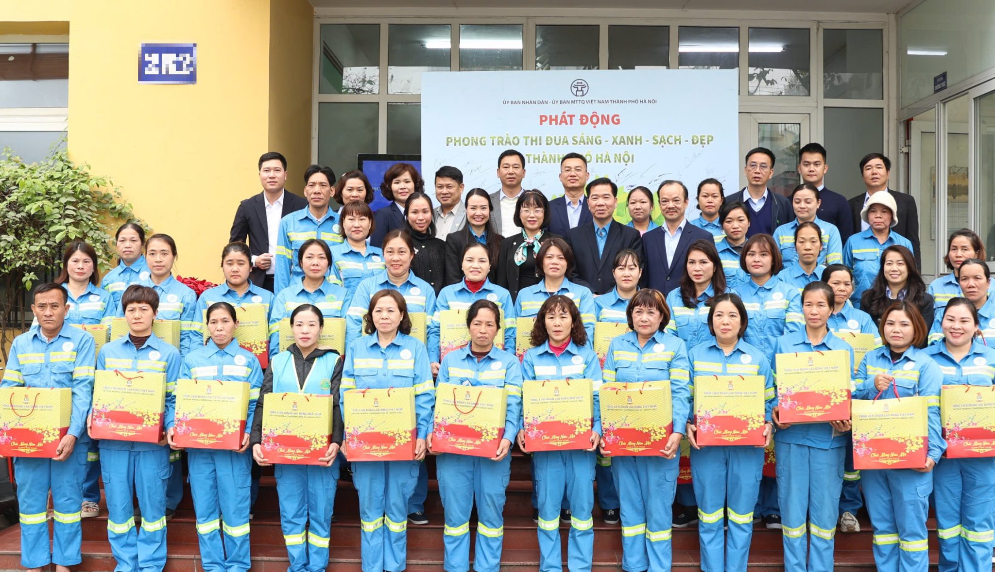 Quà tặng công nhân viên ngày quốc tế lao động 1/5