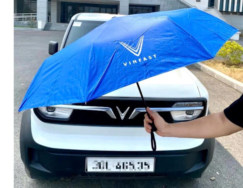 dù cầm tay in logo ô tô vinfast