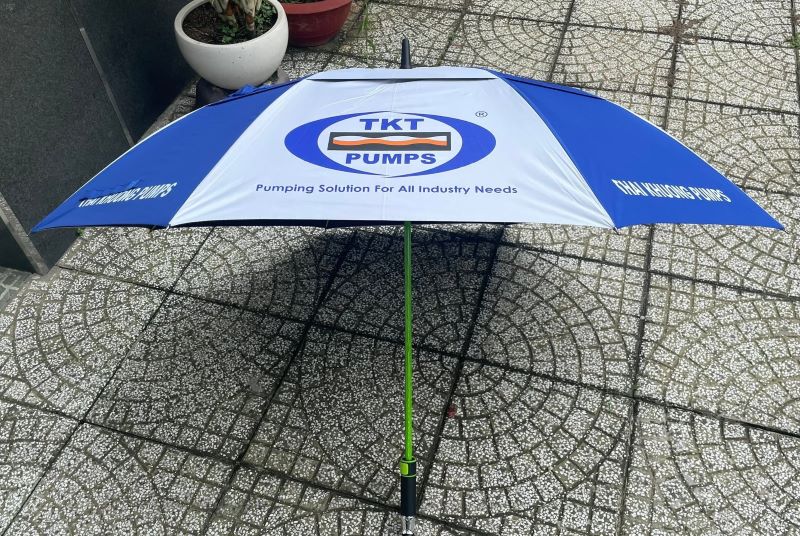 mẫu dù cầm tay in logo tkt